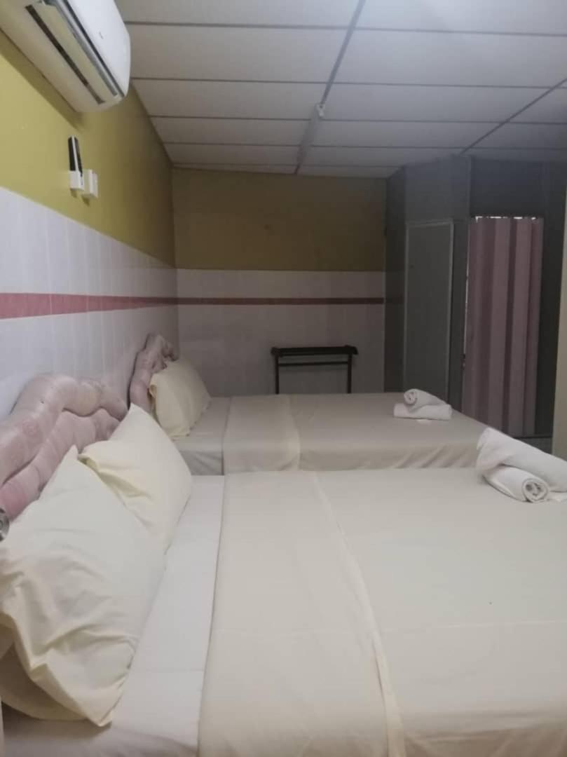 White Hotel Malacca Esterno foto