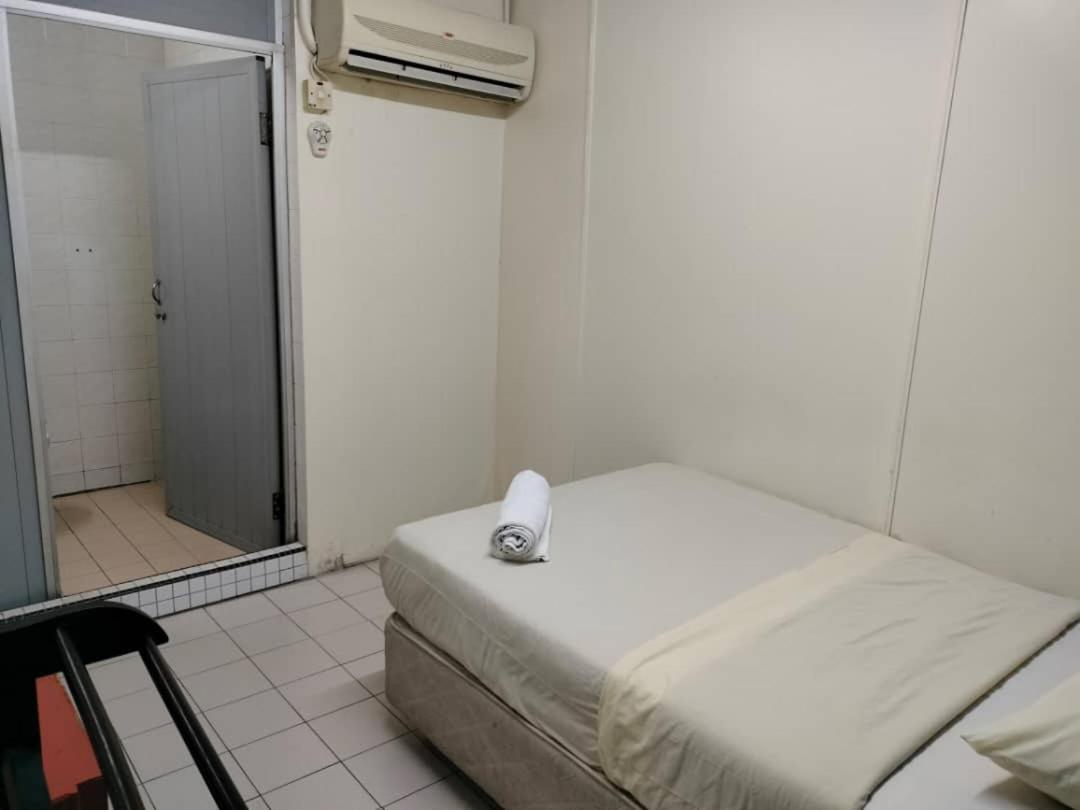 White Hotel Malacca Esterno foto
