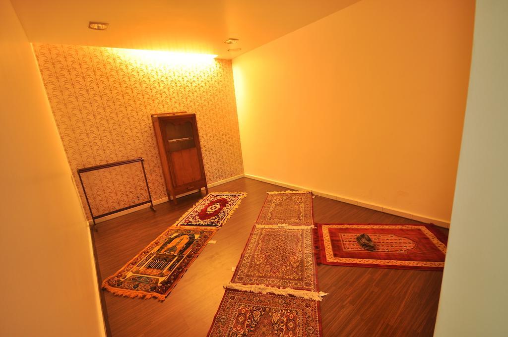 White Hotel Malacca Esterno foto